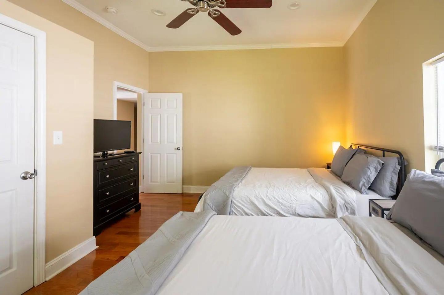 Modern 3-Bedroom, Big Fence Yard, Pets Stay Free Durham Luaran gambar
