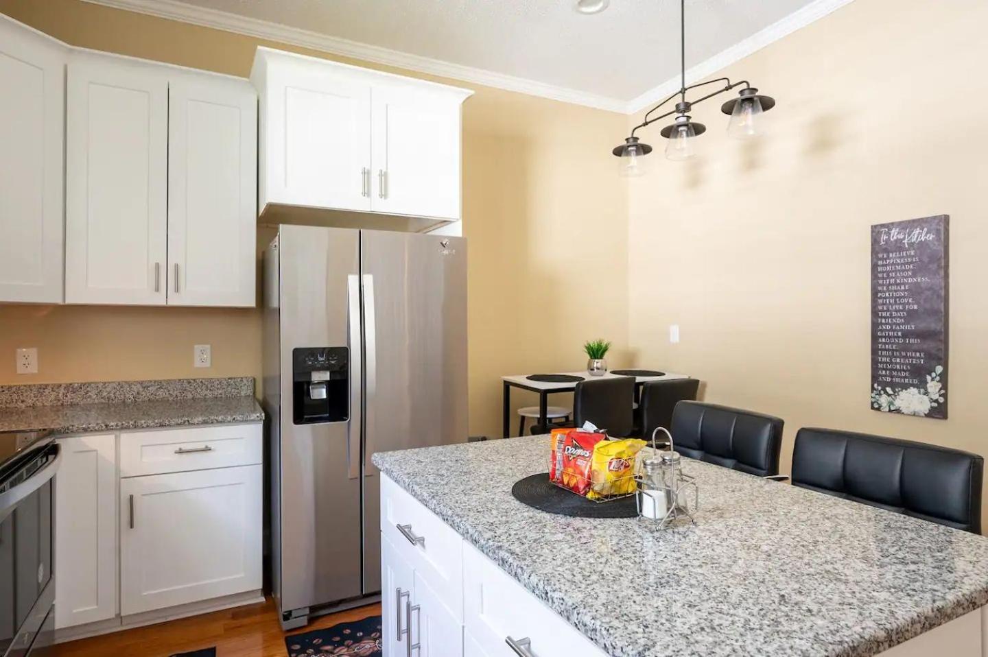 Modern 3-Bedroom, Big Fence Yard, Pets Stay Free Durham Luaran gambar