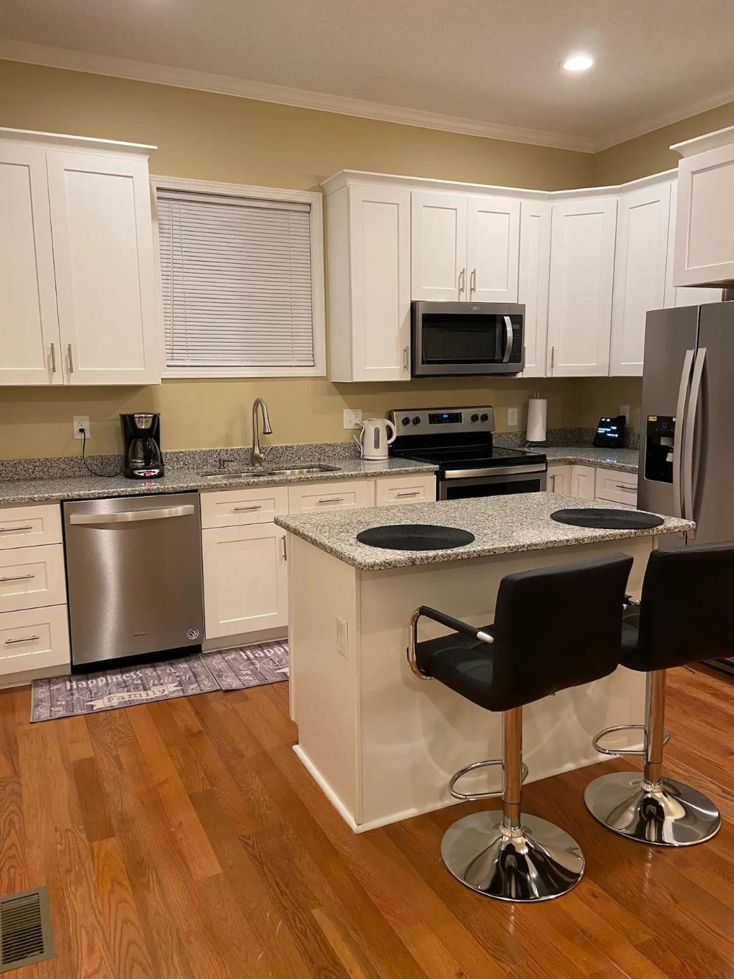 Modern 3-Bedroom, Big Fence Yard, Pets Stay Free Durham Luaran gambar