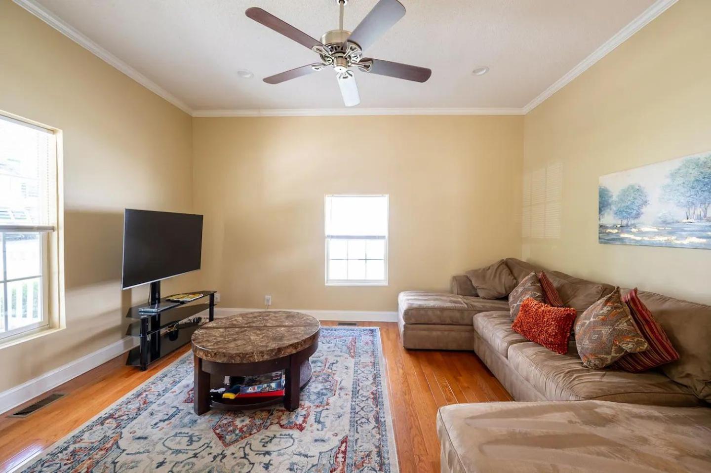 Modern 3-Bedroom, Big Fence Yard, Pets Stay Free Durham Luaran gambar
